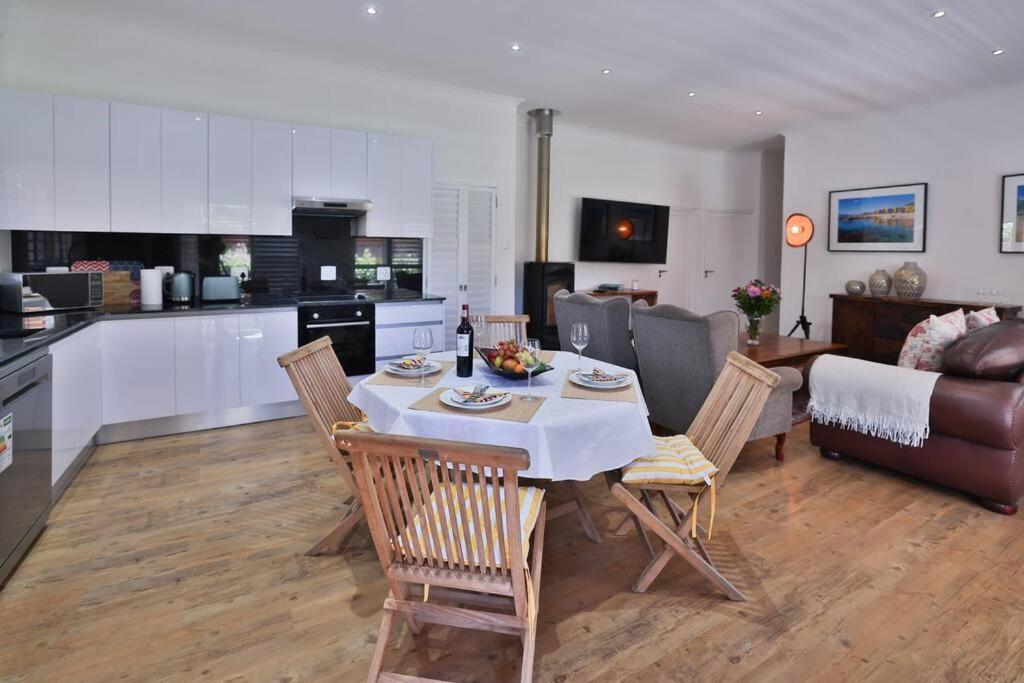 Garten Wohnung Mit Pool, 2 Schlafzimmer Кейптаун Екстериор снимка